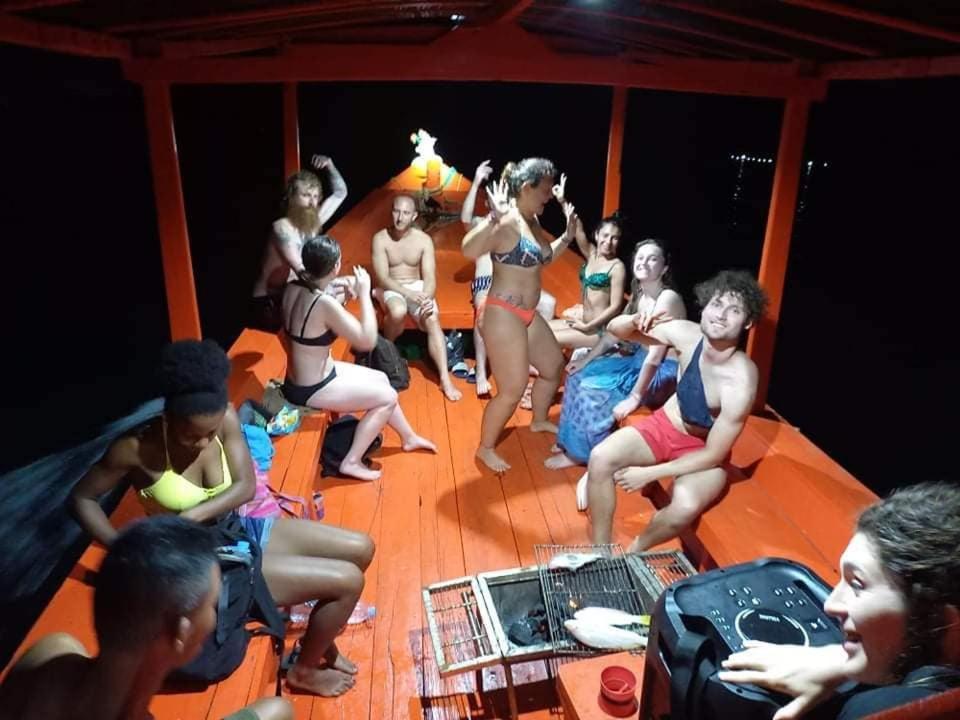 Auberge de jeunesse Lucky Sun Saracen Bay à Koh Rong Sanloem Extérieur photo