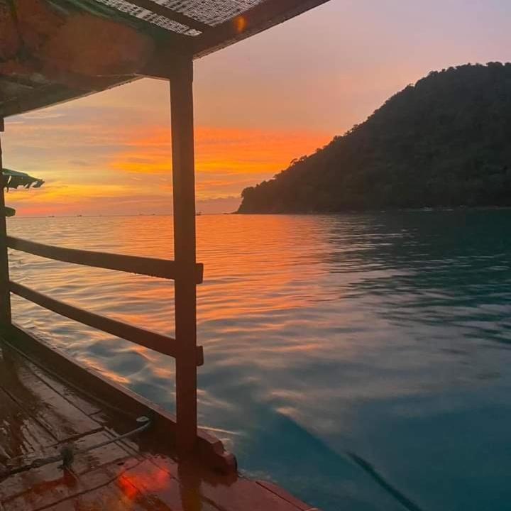 Auberge de jeunesse Lucky Sun Saracen Bay à Koh Rong Sanloem Extérieur photo