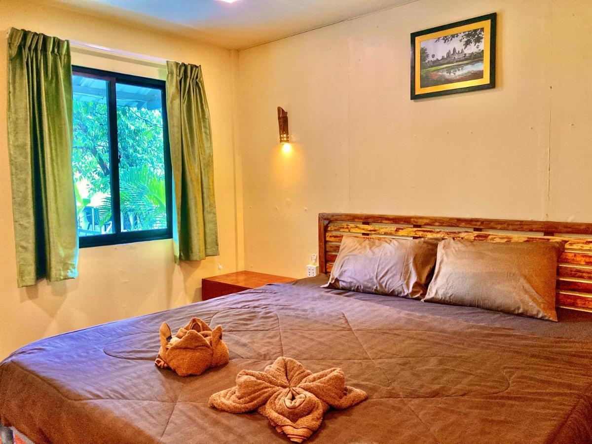 Auberge de jeunesse Lucky Sun Saracen Bay à Koh Rong Sanloem Extérieur photo